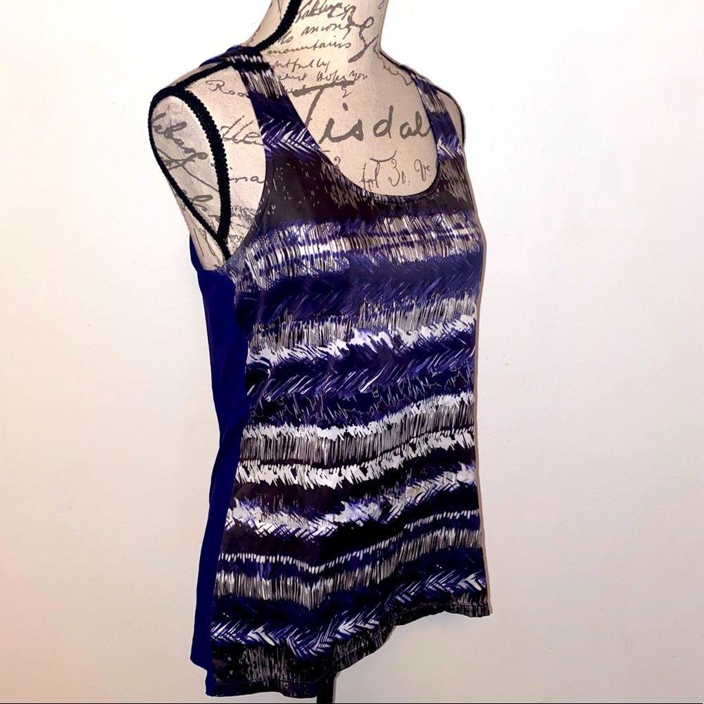 💜Outback Red Mixed Media Tank💜